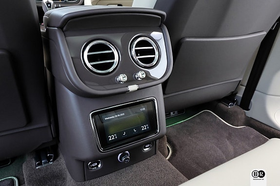 Bentley Bentayga 30 of 30