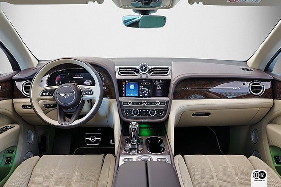 Bentley Bentayga 13 of 30