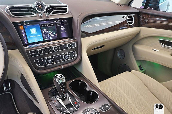 Bentley Bentayga 14 of 30