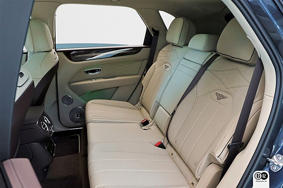Bentley Bentayga 23 of 30