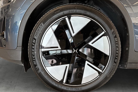 Polestar 2 6 of 30