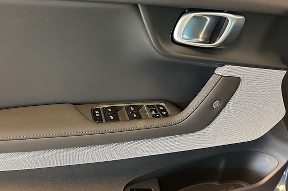 Polestar 2 25 of 30