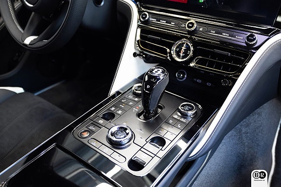 Bentley Flying Spur 17 of 23