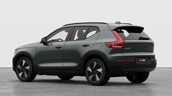 Volvo EX40 3 of 5