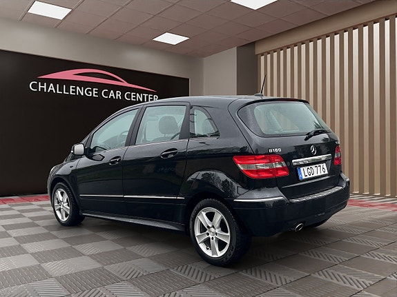 Mercedes-Benz B180 5 of 5