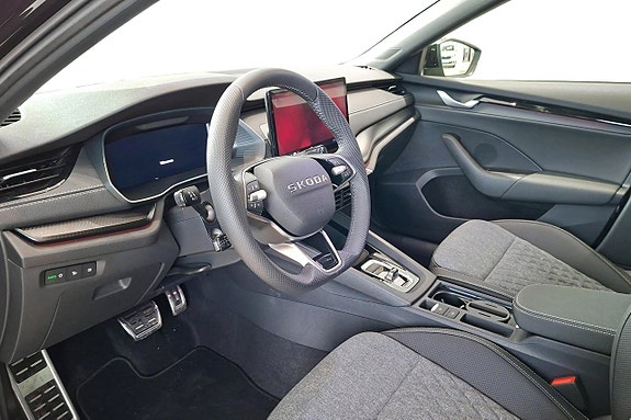 Skoda Octavia 2 of 5