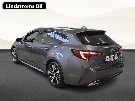 Toyota Corolla 4 of 5