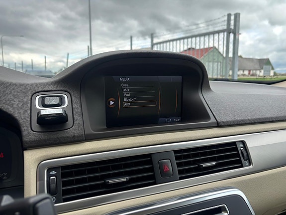 Volvo S80 25 of 28