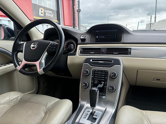 Volvo S80 11 of 28