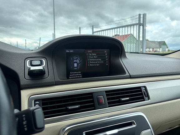 Volvo S80 16 of 28