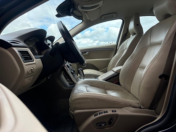 Volvo S80 18 of 28