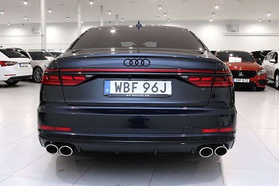 Audi S8 5 of 5