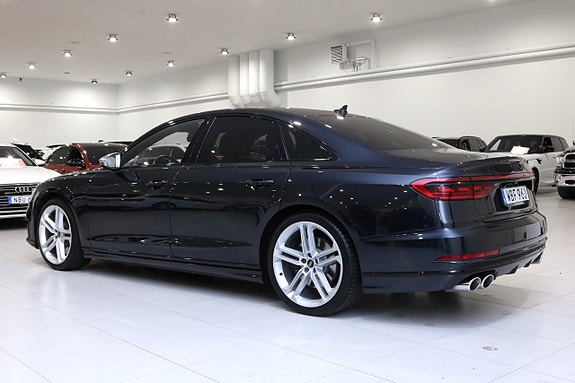 Audi S8 7 of 30