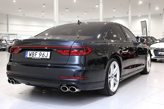 Audi S8 4 of 5