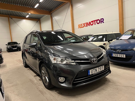 Toyota Verso 2 of 5