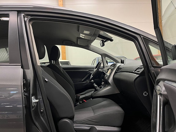 Toyota Verso 9 of 18