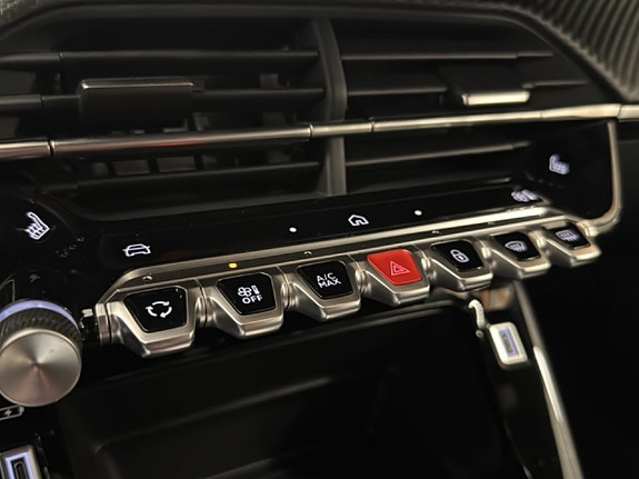 Peugeot 2008 13 of 19