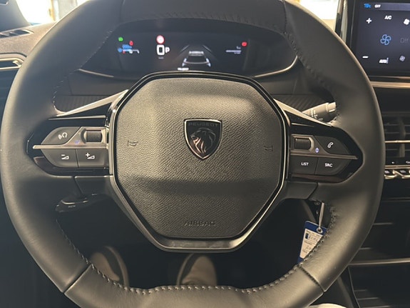 Peugeot 2008 16 of 19