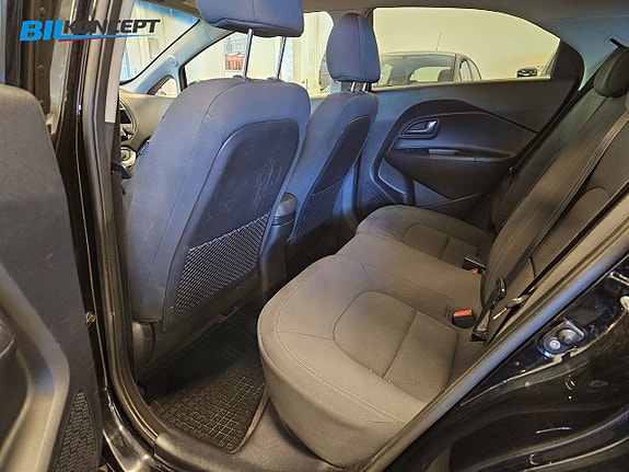 Kia Rio 11 of 17