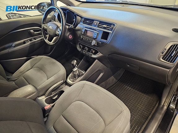 Kia Rio 9 of 17