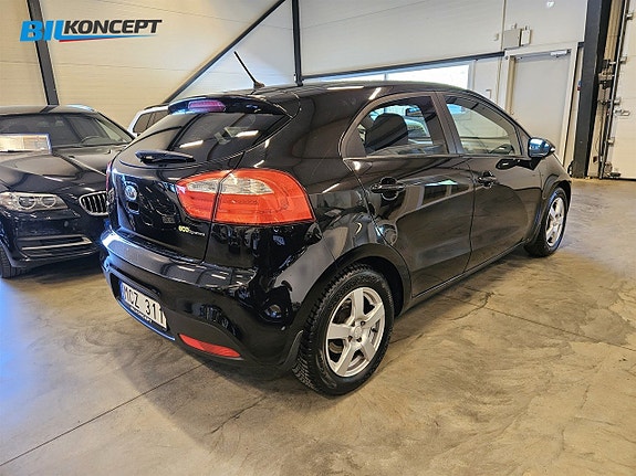 Kia Rio 3 of 17