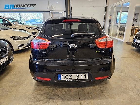 Kia Rio 6 of 17