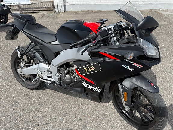 Aprilia Rs 125 2 of 3
