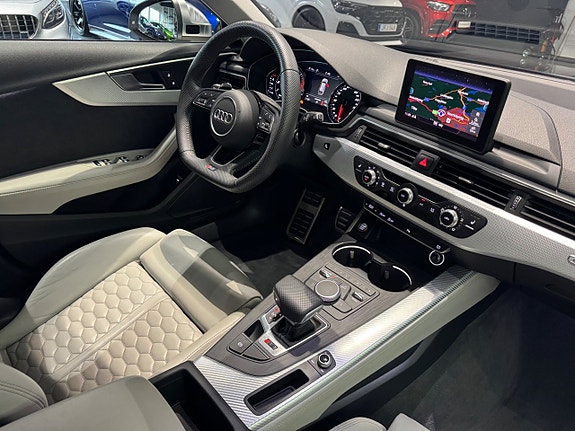 Audi RS4 7 of 15