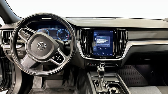 Volvo V60 Cross Country 10 of 12