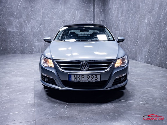 Volkswagen Passat CC 2 of 5