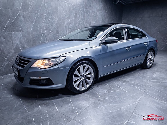 Volkswagen Passat CC 3 of 5