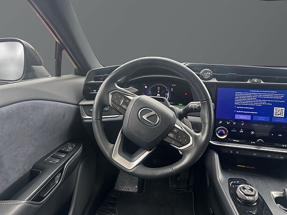 Lexus RZ450e 10 of 11