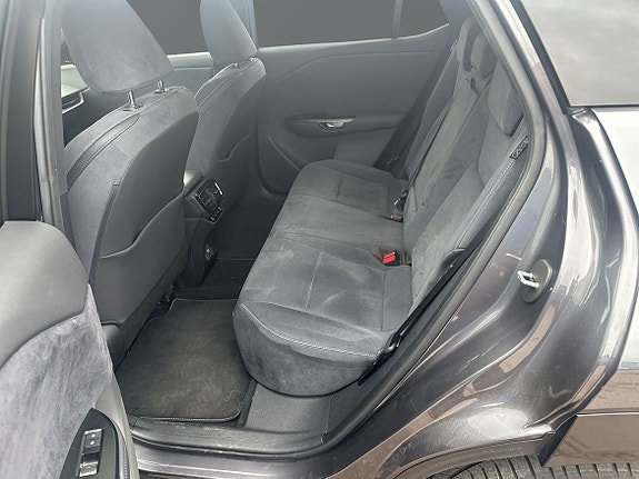 Lexus RZ450e 8 of 11