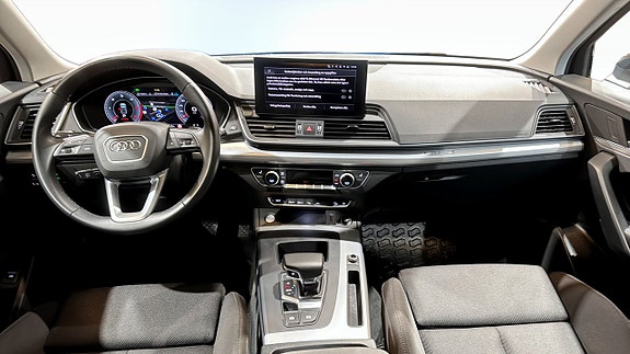 Audi Q5 10 of 21
