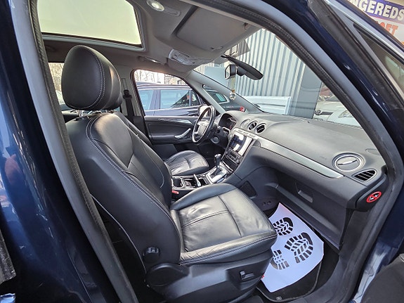 Ford S-MAX 8 of 14