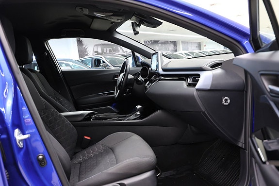 Toyota C-HR 13 of 18