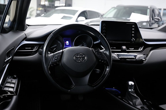 Toyota C-HR 15 of 18