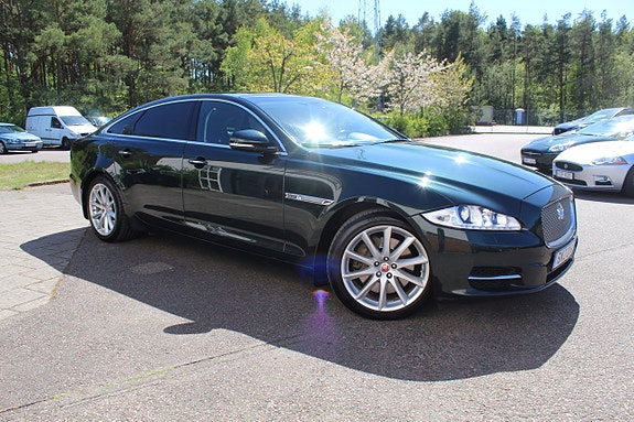 Jaguar XJ 5 of 10