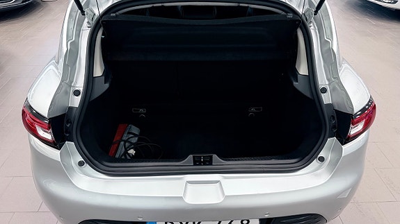 Renault Clio 15 of 18
