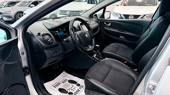 Renault Clio 11 of 18