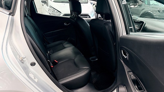 Renault Clio 14 of 18