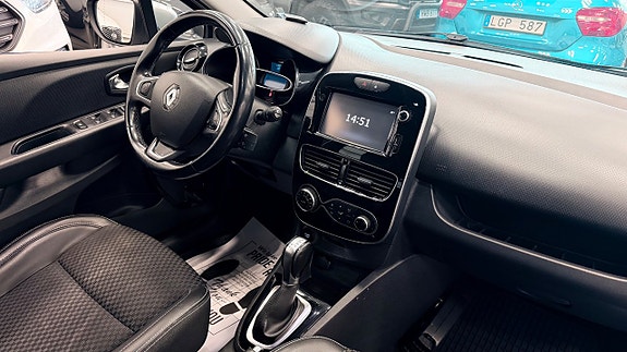 Renault Clio 9 of 18