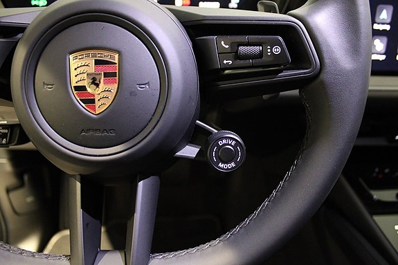 Porsche Cayenne 10 of 21