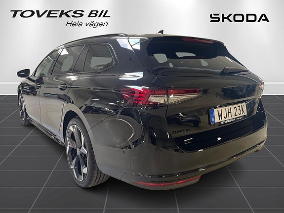 Skoda Superb 3 of 5