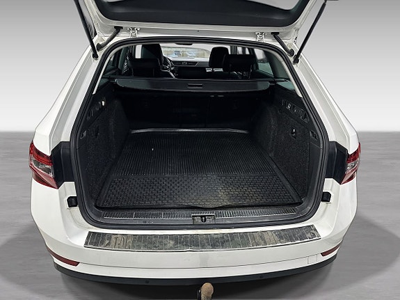 Skoda Superb 4 of 5