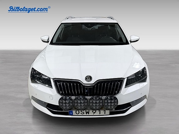 Skoda Superb 2 of 5
