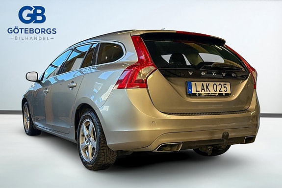 Volvo V60 4 of 5