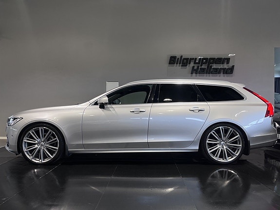 Volvo V90 2 of 5