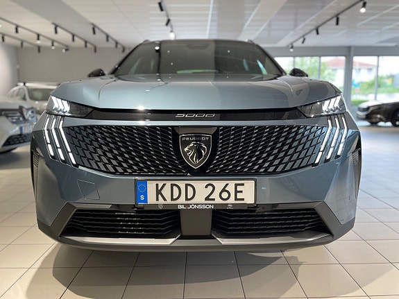 Peugeot 5008 2 of 5