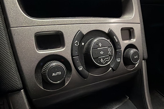 Peugeot 308 15 of 17